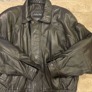 Men’s black leather jacket, fabric lined and inside breast pocket